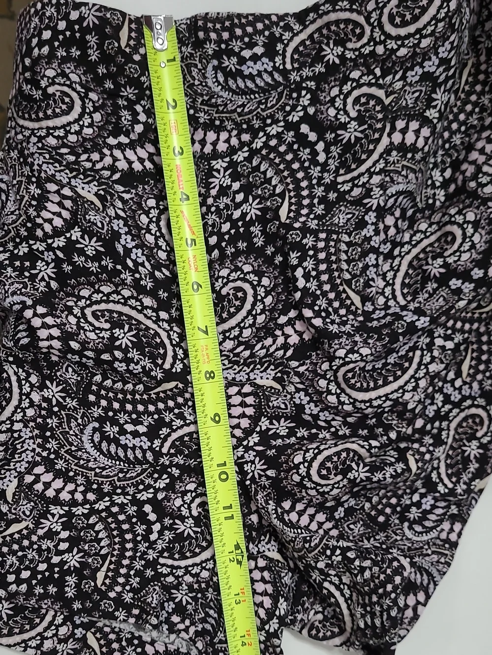 LOFT Black & White Paisley Print Linen Blend Shorts size Large